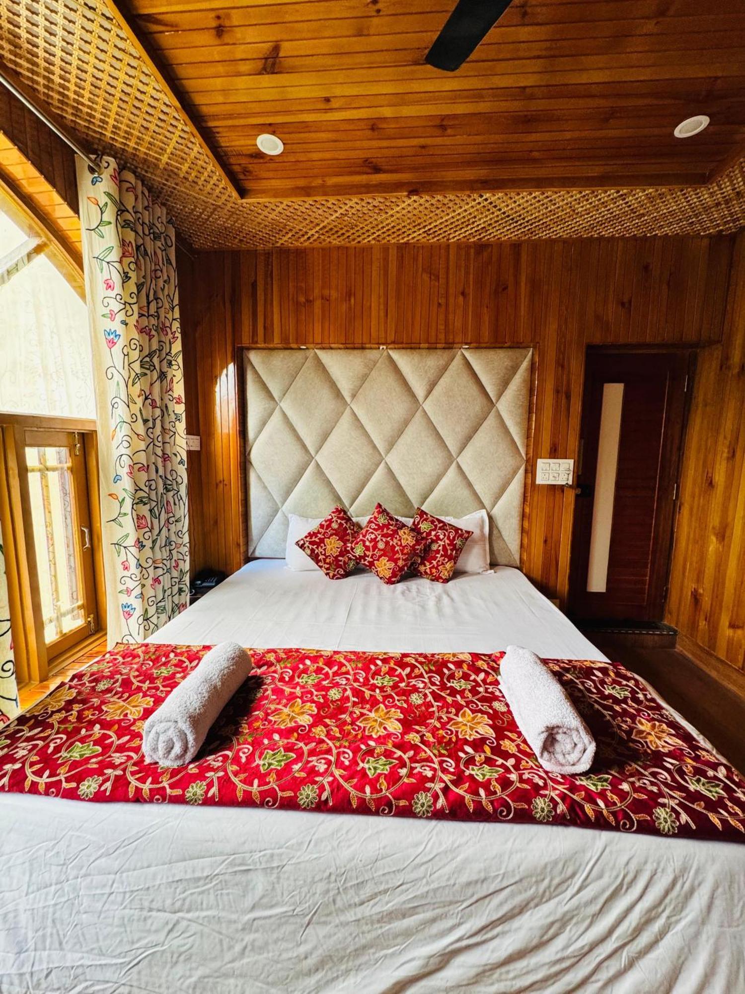 Frosty Mountain Resort Pahalgām Екстериор снимка