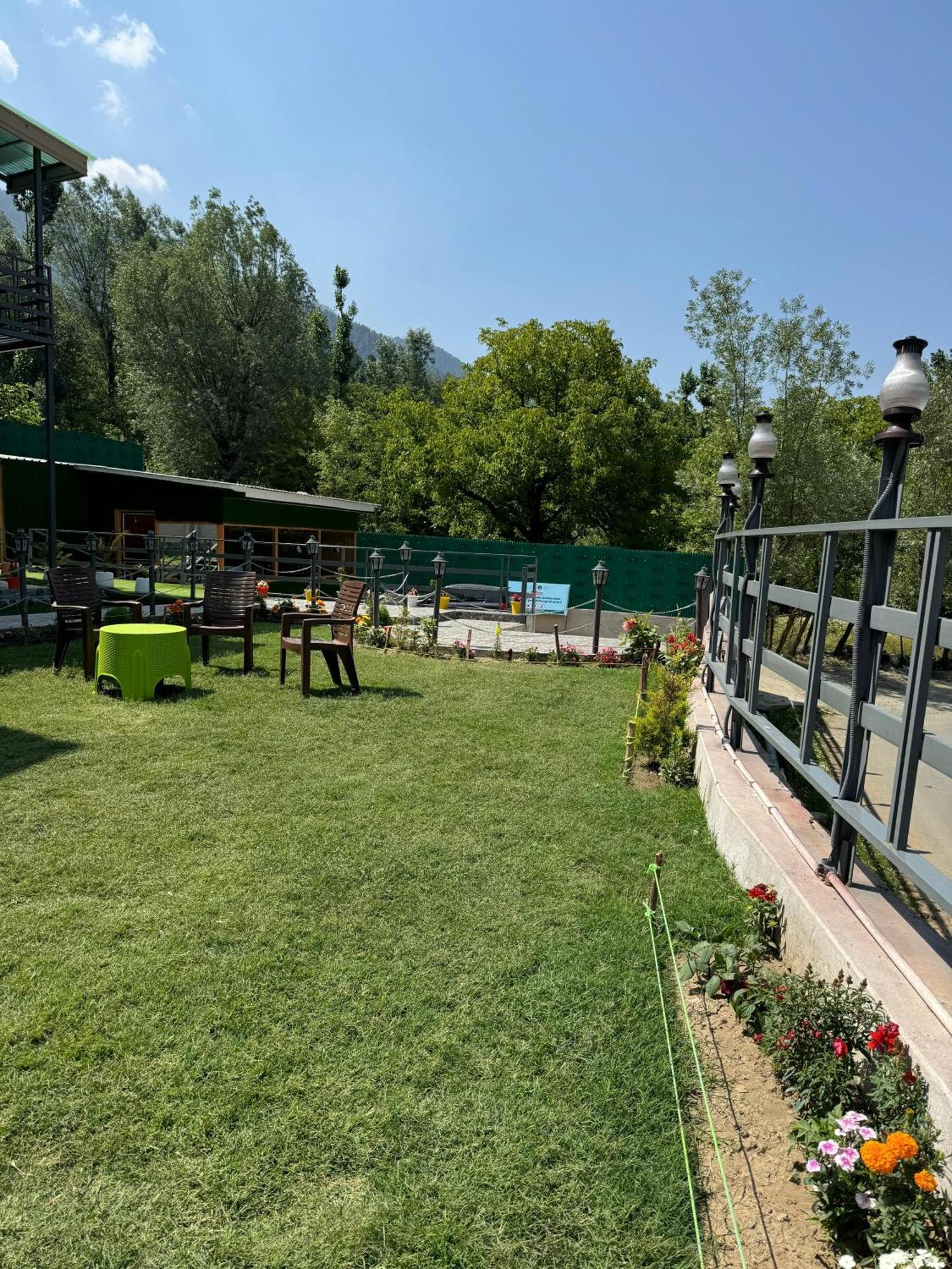 Frosty Mountain Resort Pahalgām Екстериор снимка