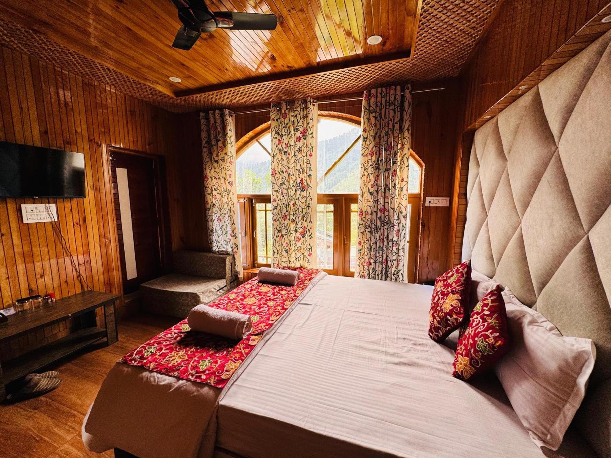 Frosty Mountain Resort Pahalgām Екстериор снимка