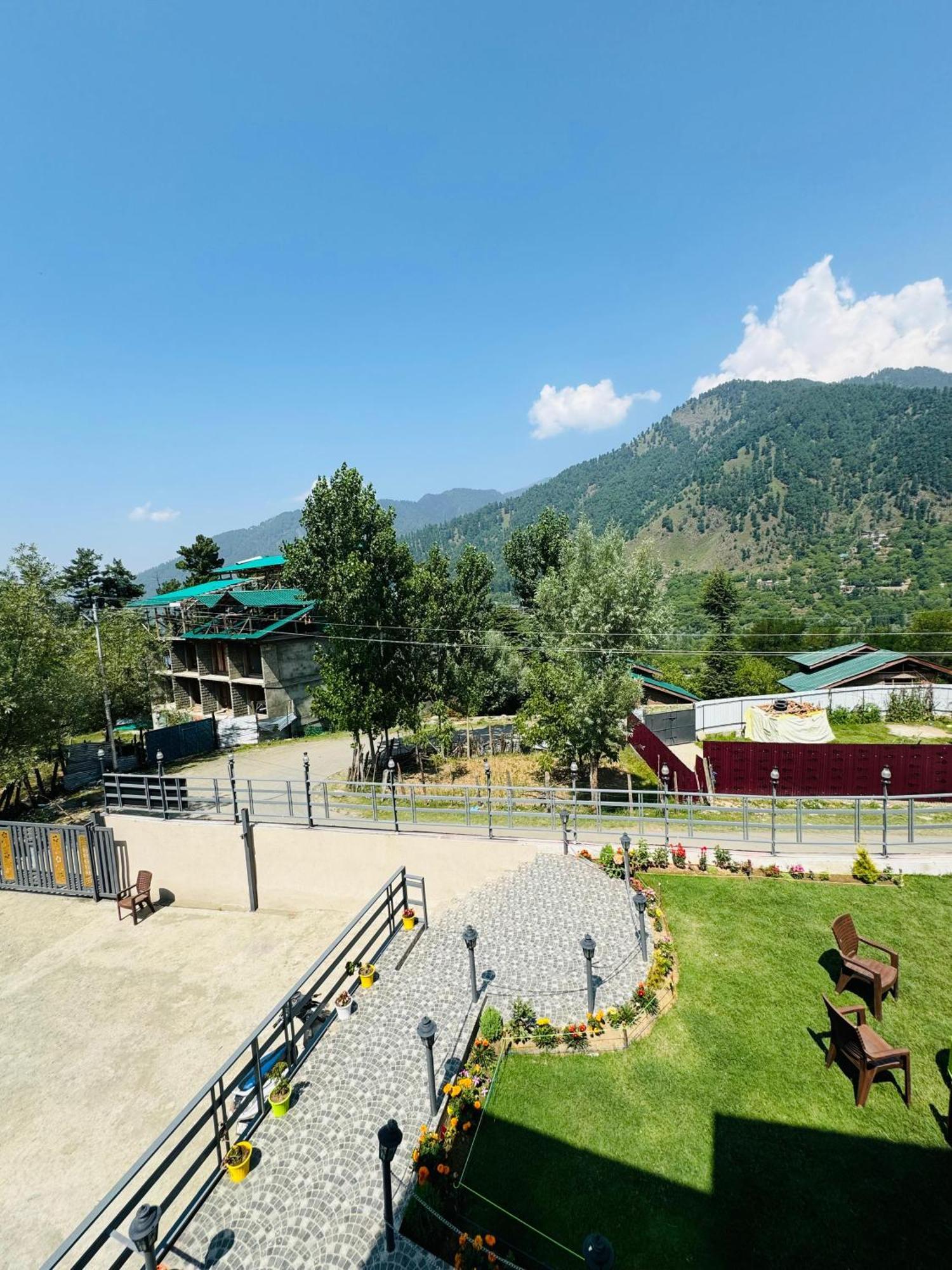 Frosty Mountain Resort Pahalgām Екстериор снимка