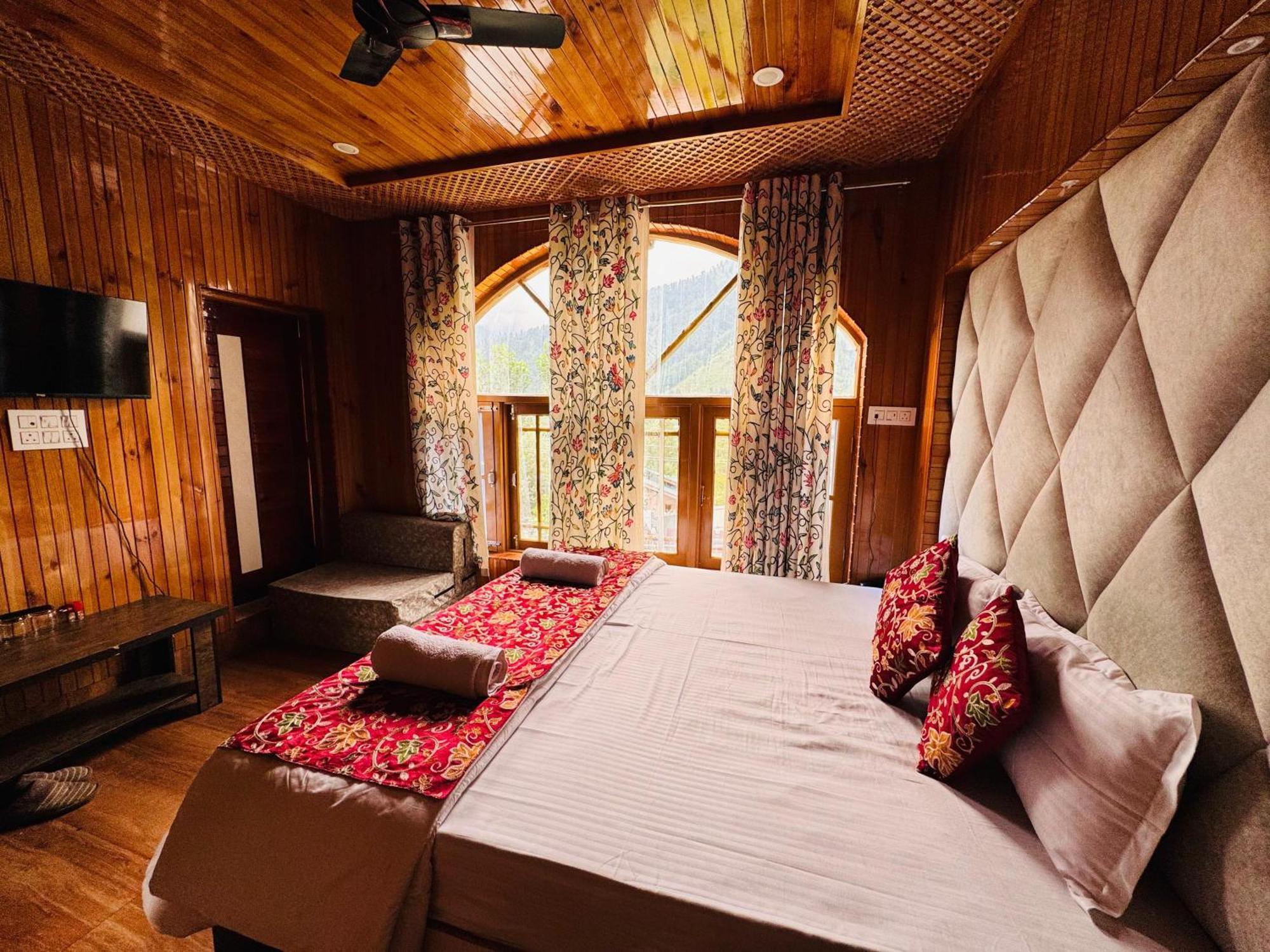 Frosty Mountain Resort Pahalgām Екстериор снимка