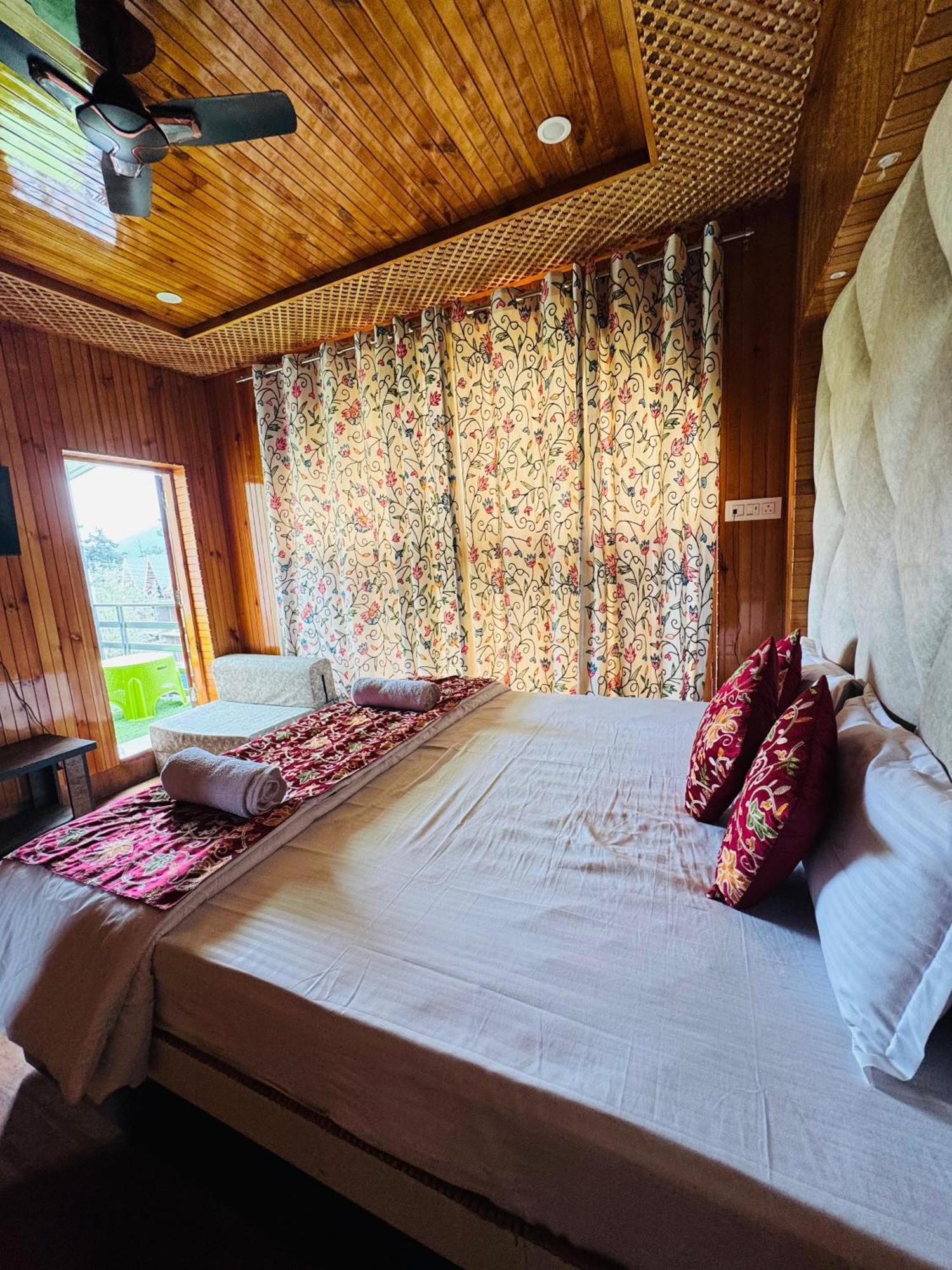 Frosty Mountain Resort Pahalgām Екстериор снимка