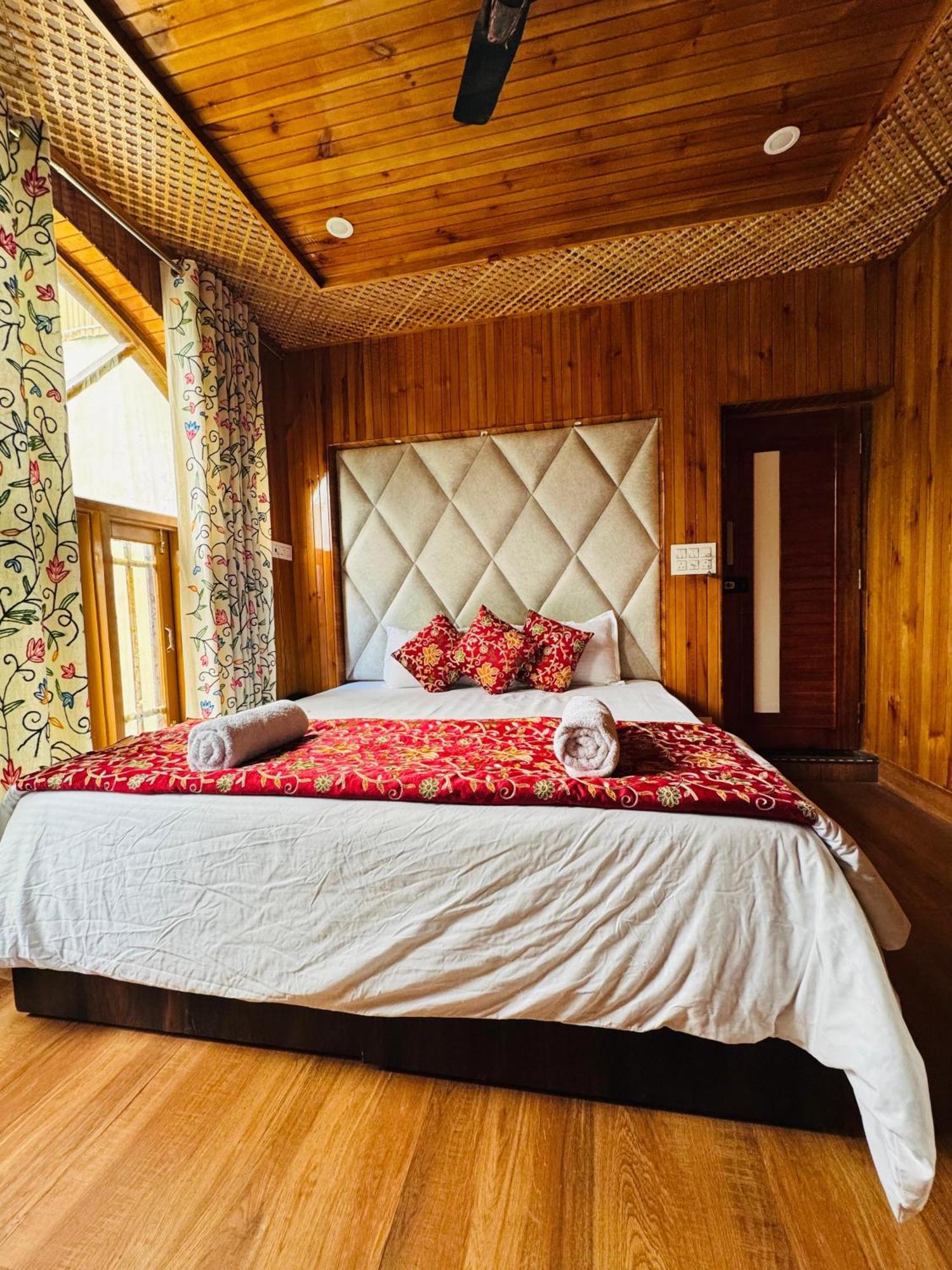 Frosty Mountain Resort Pahalgām Екстериор снимка